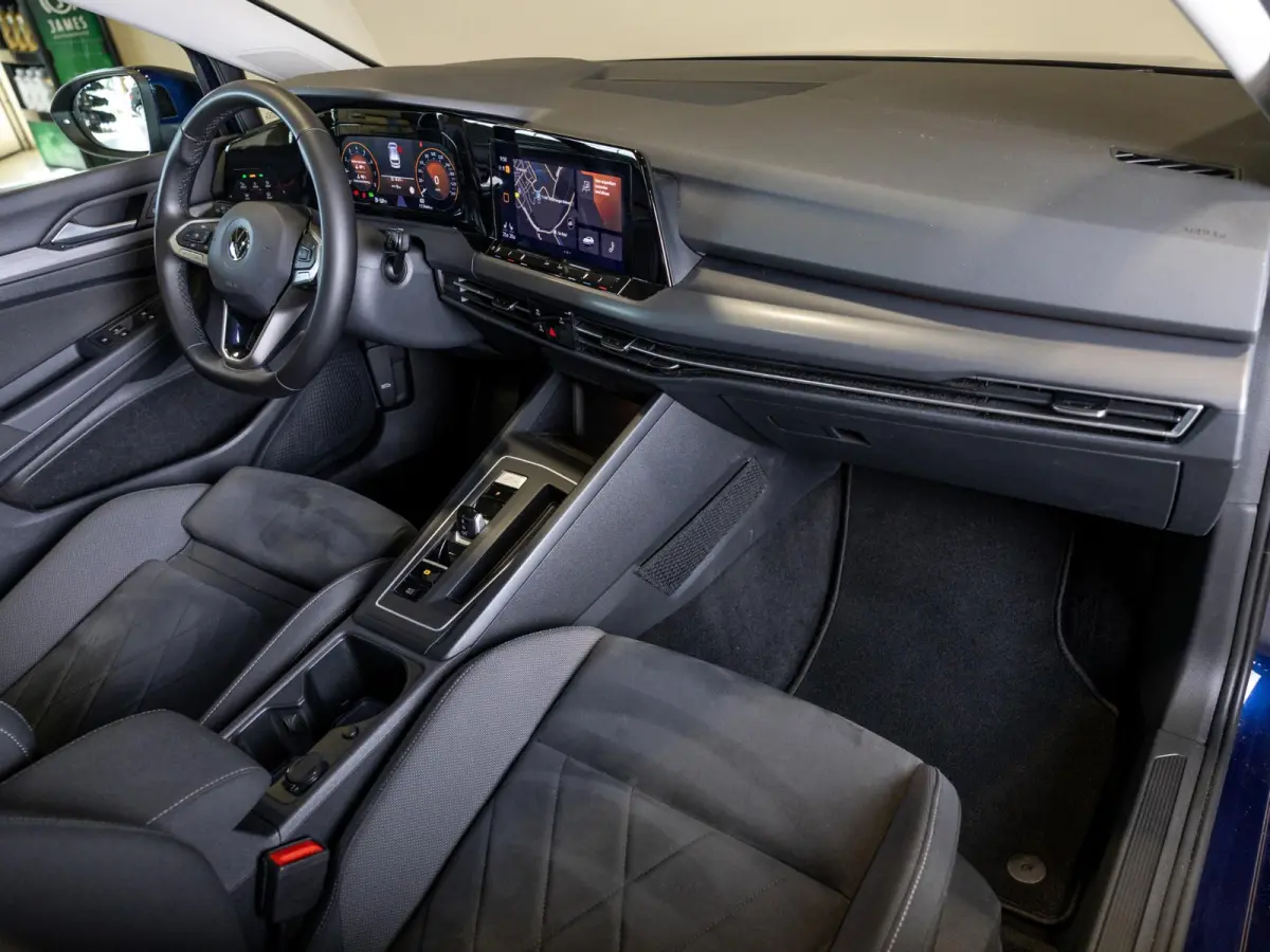 1.5 eTSI R-Line Business+ 150pk / Dodehoek detectie / Elektrisch verstelbare stoelen met geheugen / Achteruitrijcamera / Stoelverwarming / Apple carplay /