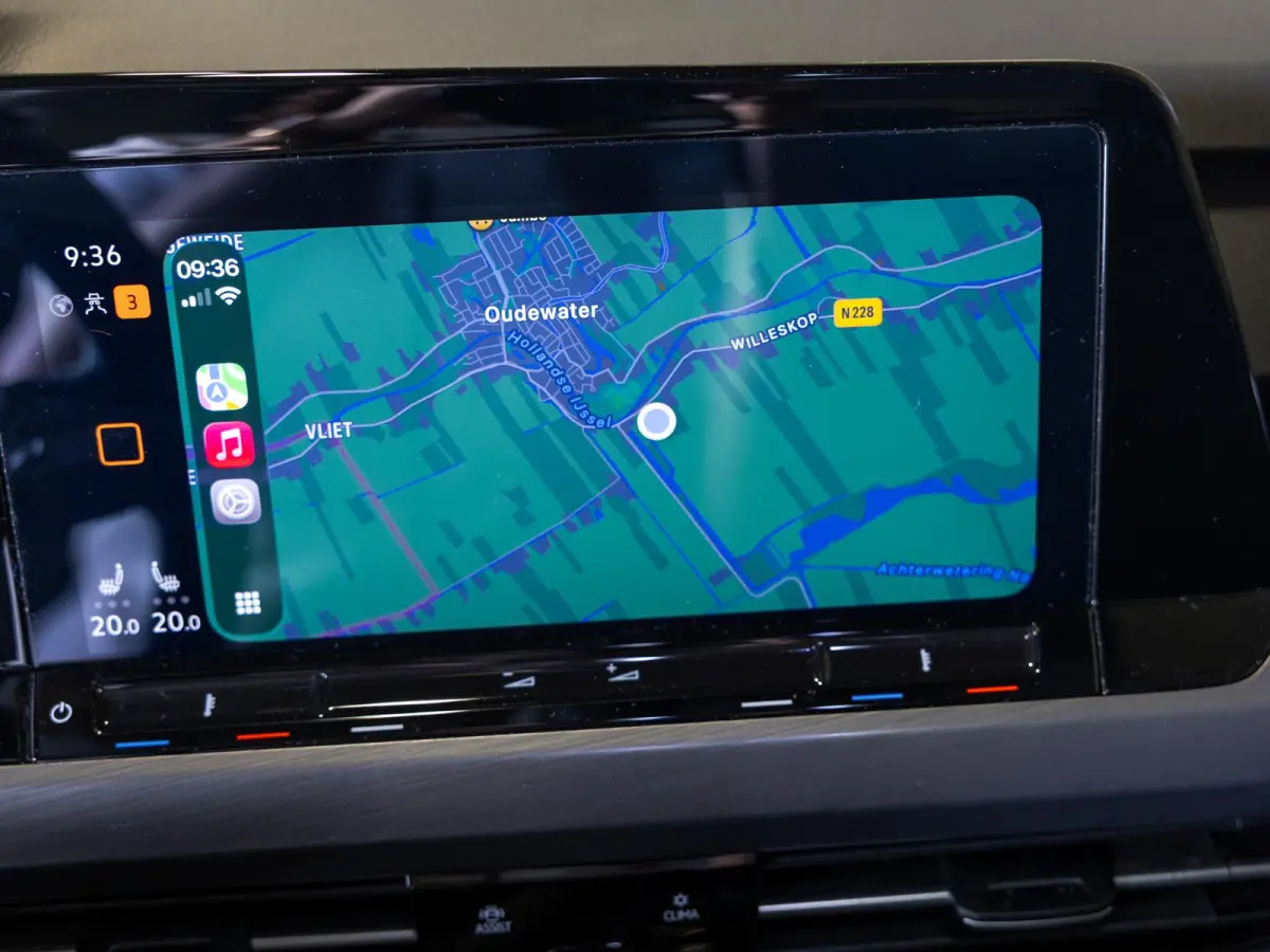 1.5 eTSI R-Line Business+ 150pk / Dodehoek detectie / Elektrisch verstelbare stoelen met geheugen / Achteruitrijcamera / Stoelverwarming / Apple carplay /