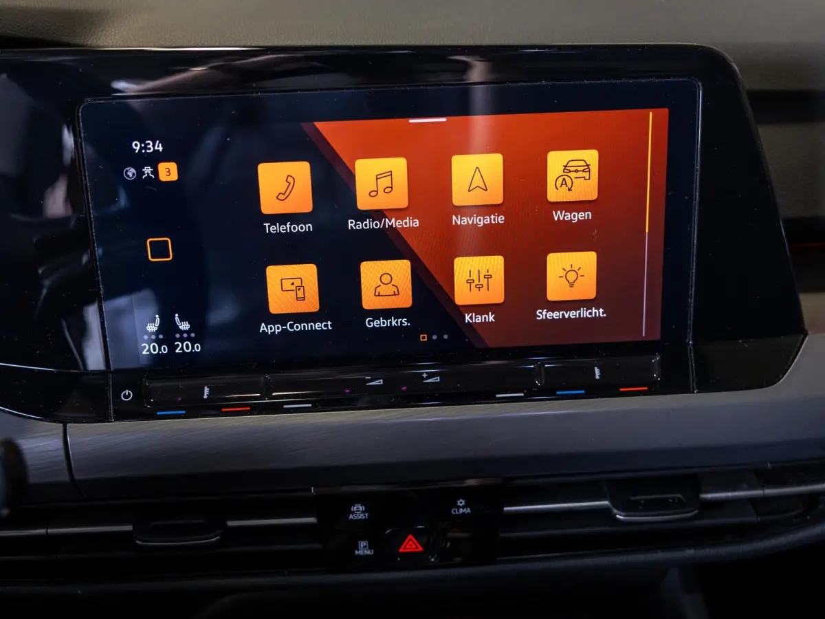 1.5 eTSI R-Line Business+ 150pk / Dodehoek detectie / Elektrisch verstelbare stoelen met geheugen / Achteruitrijcamera / Stoelverwarming / Apple carplay /