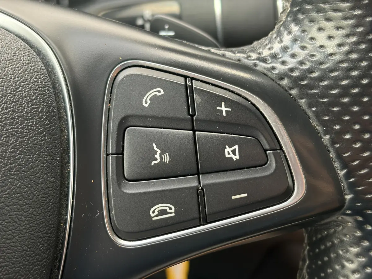 119 CDI*AUTOM.*ECC*NAVI*CAM*TEL*3PERS*LED*