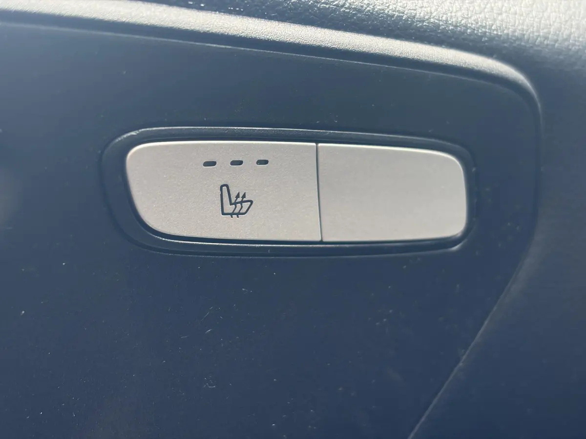 119 CDI*AUTOM.*ECC*NAVI*CAM*TEL*3PERS*LED*