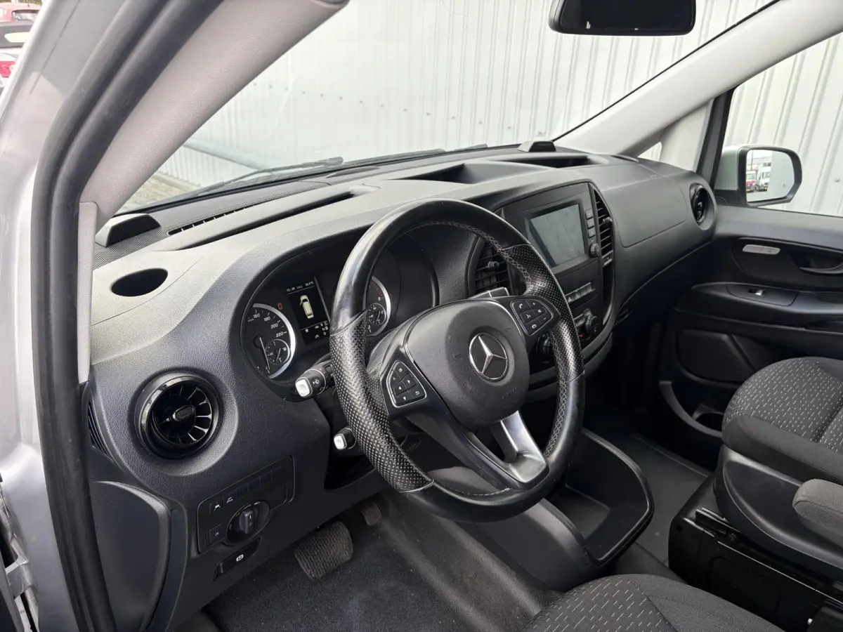 119 CDI*AUTOM.*ECC*NAVI*CAM*TEL*3PERS*LED*