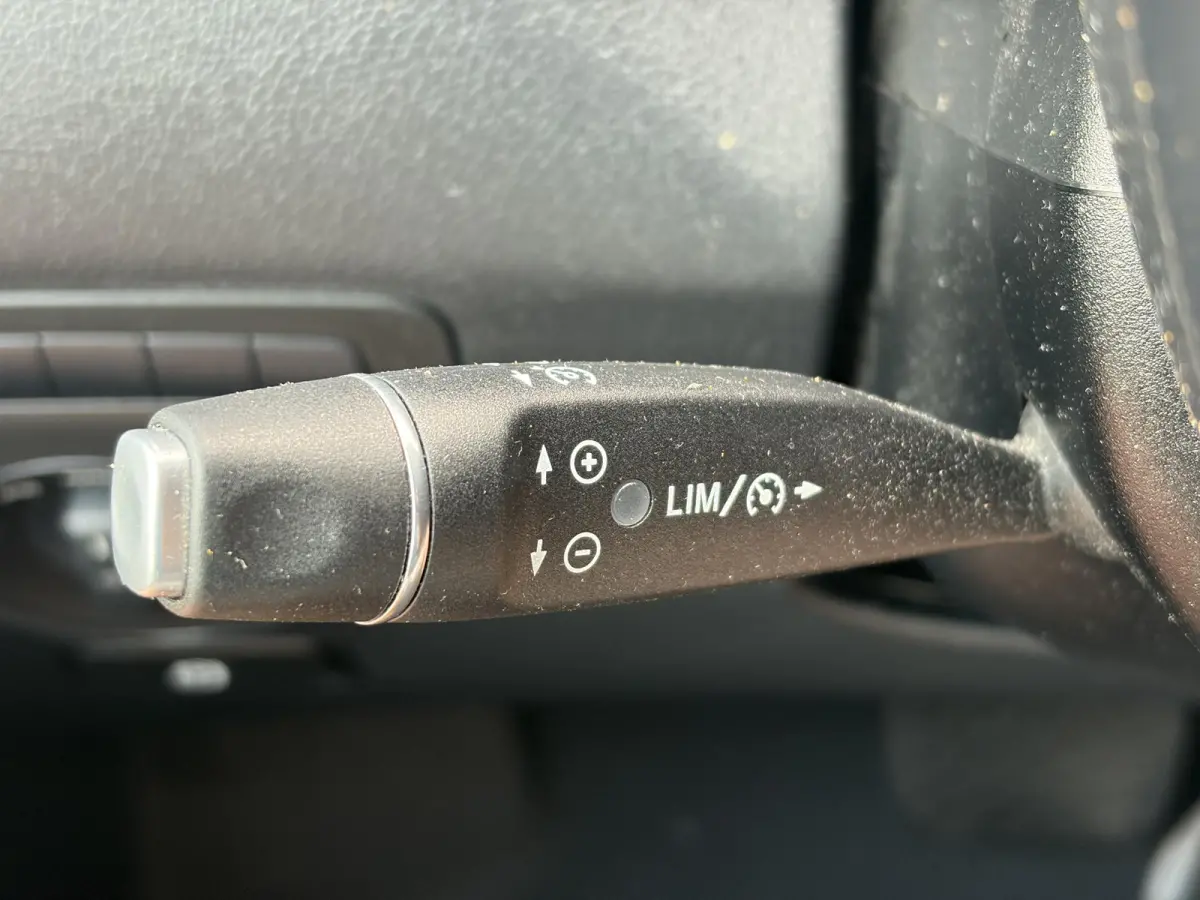 119 CDI*AUTOM.*ECC*NAVI*CAM*TEL*3PERS*LED*