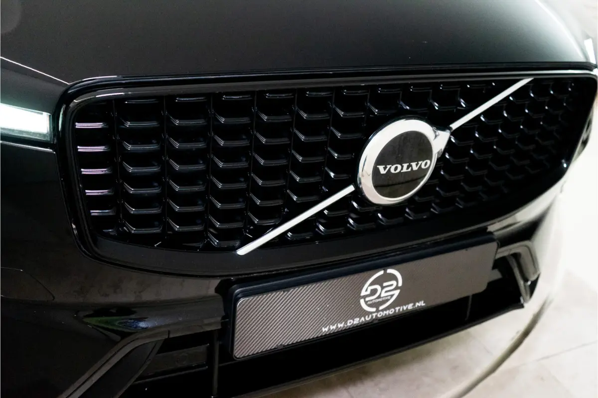 2.0 T6 Plug-in hybrid AWD Plus Dark Long Range 350PK | Harman/Kardon | Sportstoelen | LED | Pano | 12 MND Garantie