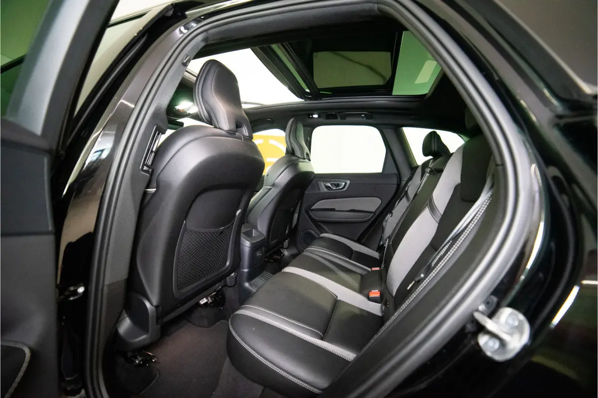 2.0 T6 Plug-in hybrid AWD Plus Dark Long Range 350PK | Harman/Kardon | Sportstoelen | LED | Pano | 12 MND Garantie