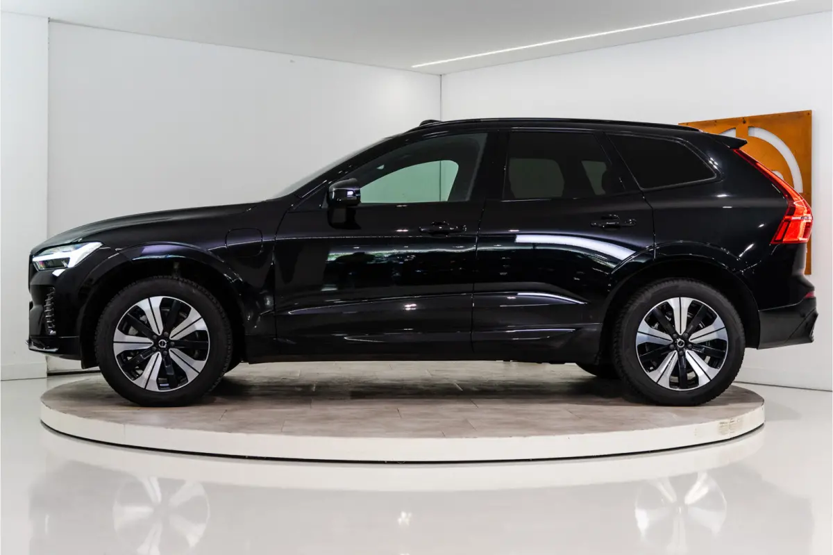 2.0 T6 Plug-in hybrid AWD Plus Dark Long Range 350PK | Harman/Kardon | Sportstoelen | LED | Pano | 12 MND Garantie