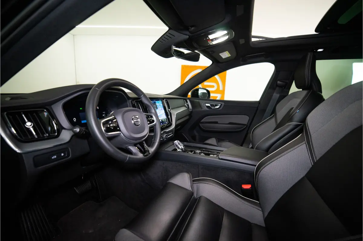 2.0 T6 Plug-in hybrid AWD Plus Dark Long Range 350PK | Harman/Kardon | Sportstoelen | LED | Pano | 12 MND Garantie
