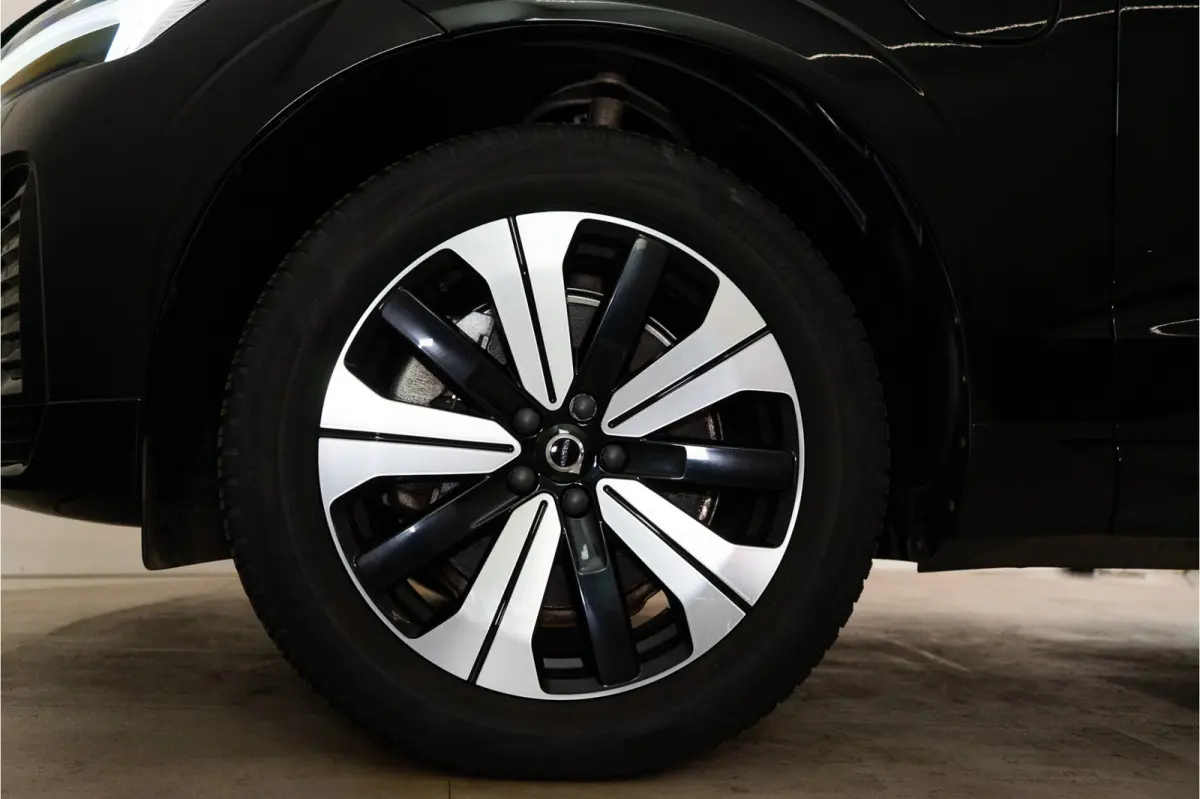 2.0 T6 Plug-in hybrid AWD Plus Dark Long Range 350PK | Harman/Kardon | Sportstoelen | LED | Pano | 12 MND Garantie
