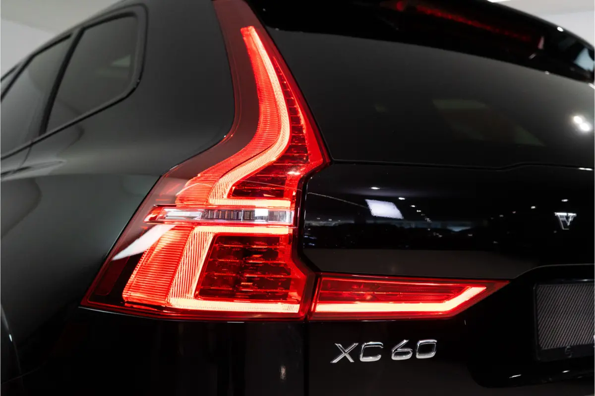 2.0 T6 Plug-in hybrid AWD Plus Dark Long Range 350PK | Harman/Kardon | Sportstoelen | LED | Pano | 12 MND Garantie
