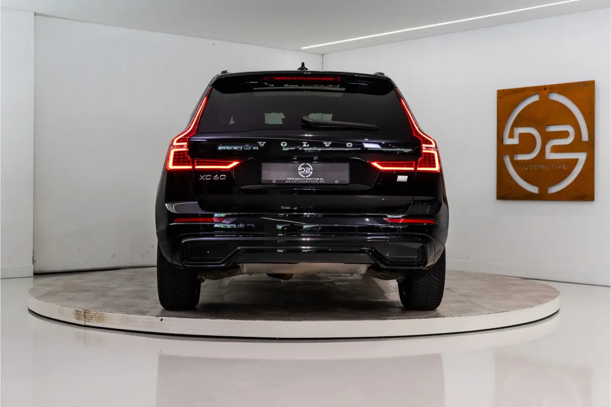 2.0 T6 Plug-in hybrid AWD Plus Dark Long Range 350PK | Harman/Kardon | Sportstoelen | LED | Pano | 12 MND Garantie