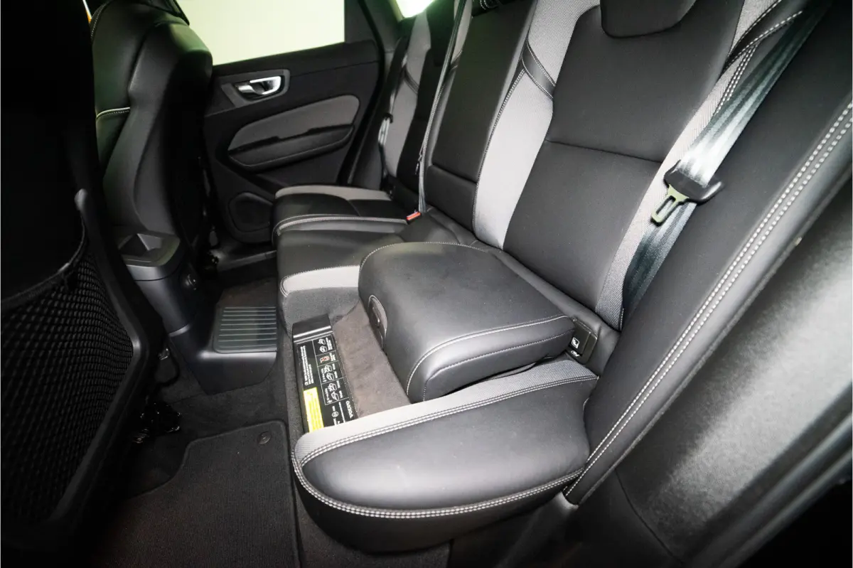 2.0 T6 Plug-in hybrid AWD Plus Dark Long Range 350PK | Harman/Kardon | Sportstoelen | LED | Pano | 12 MND Garantie