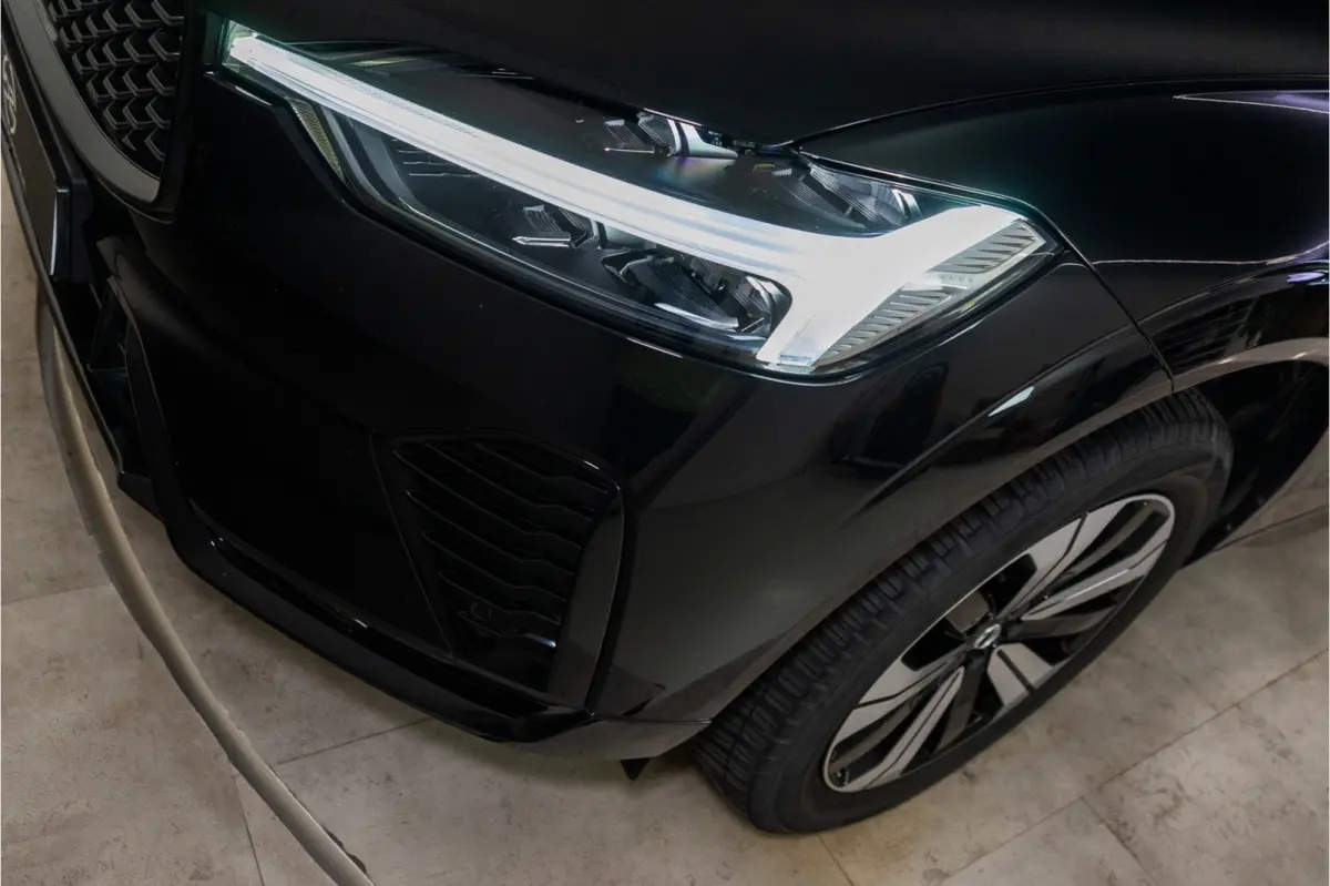 2.0 T6 Plug-in hybrid AWD Plus Dark Long Range 350PK | Harman/Kardon | Sportstoelen | LED | Pano | 12 MND Garantie