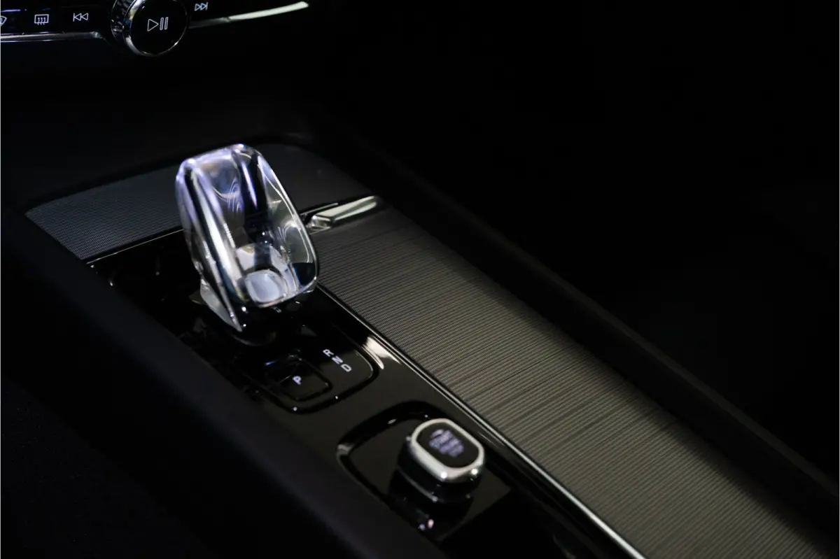 2.0 T6 Plug-in hybrid AWD Plus Dark Long Range 350PK | Harman/Kardon | Sportstoelen | LED | Pano | 12 MND Garantie