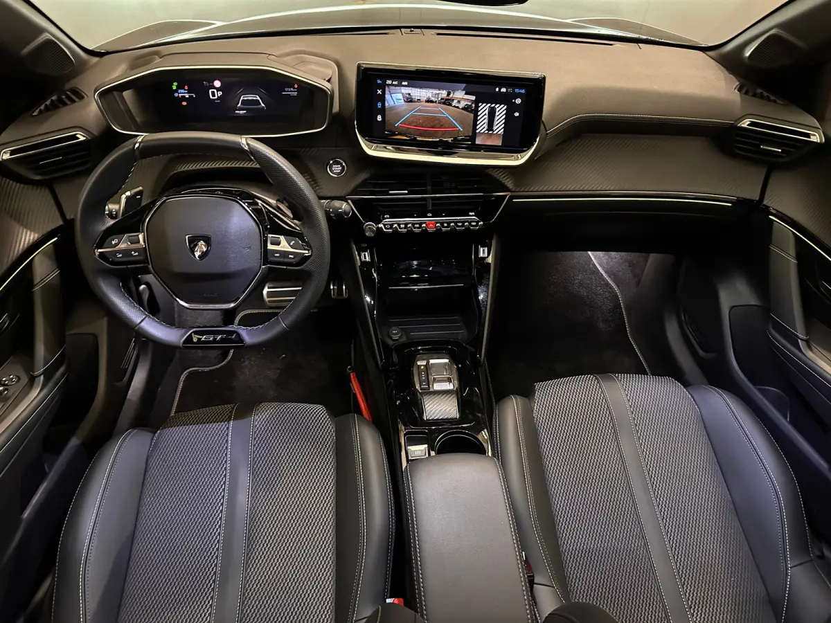 Hybrid 100 e-DCS6 GT Camera | Leder/Stof | Carplay | 17LMV | Dode hoek | Clima | Cruise | Carplay | Bluetooth | Navigatie | Getint glas | Achteruitrijcamera | Apple Carplay/Android Auto|tele