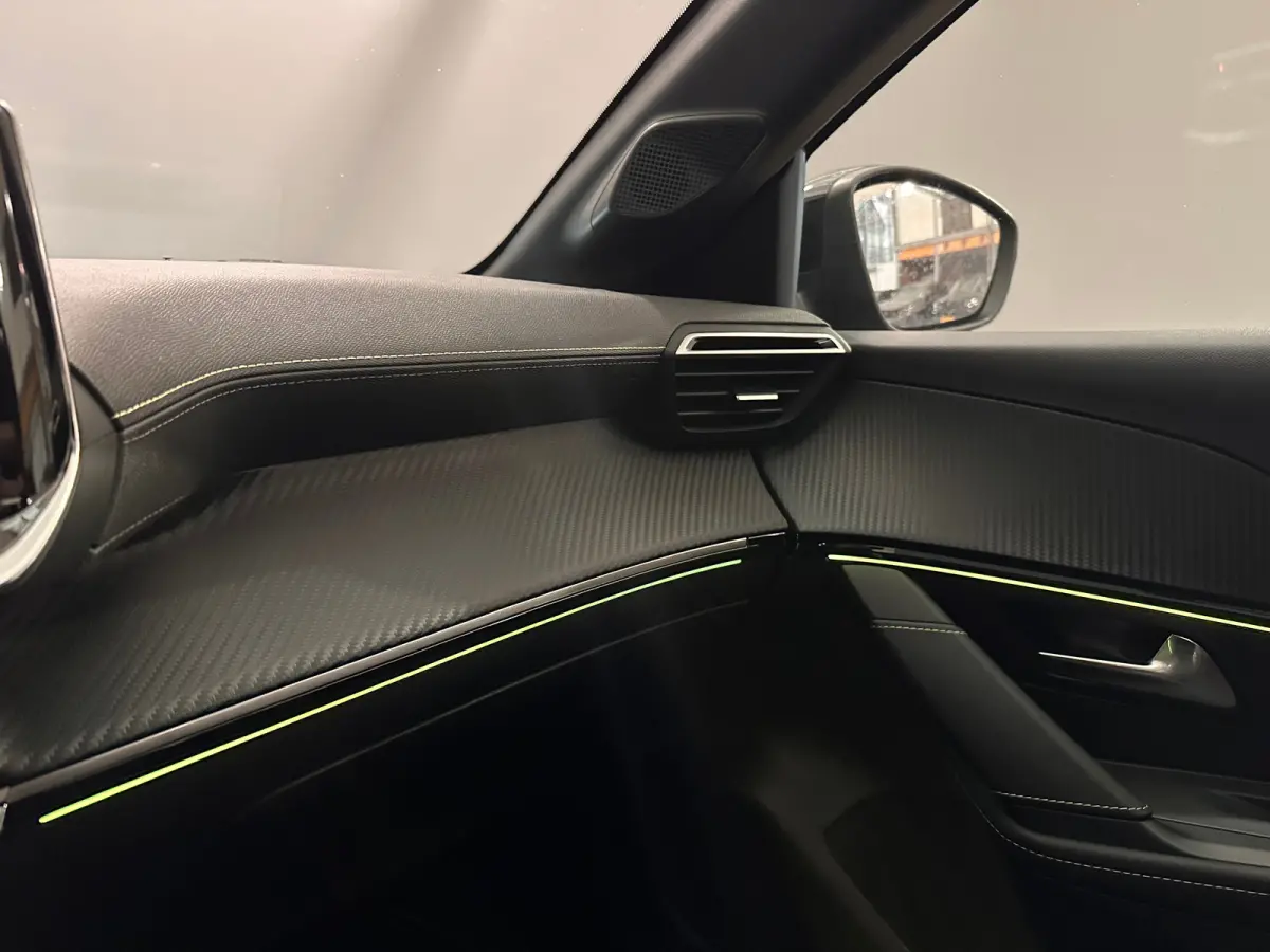 Hybrid 100 e-DCS6 GT Camera | Leder/Stof | Carplay | 17LMV | Dode hoek | Clima | Cruise | Carplay | Bluetooth | Navigatie | Getint glas | Achteruitrijcamera | Apple Carplay/Android Auto|tele