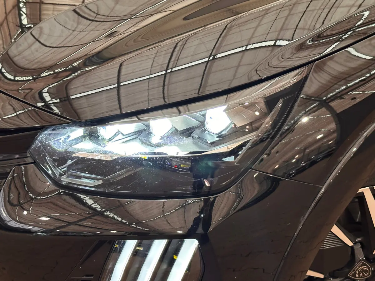 Hybrid 100 e-DCS6 GT Camera | Leder/Stof | Carplay | 17LMV | Dode hoek | Clima | Cruise | Carplay | Bluetooth | Navigatie | Getint glas | Achteruitrijcamera | Apple Carplay/Android Auto|tele