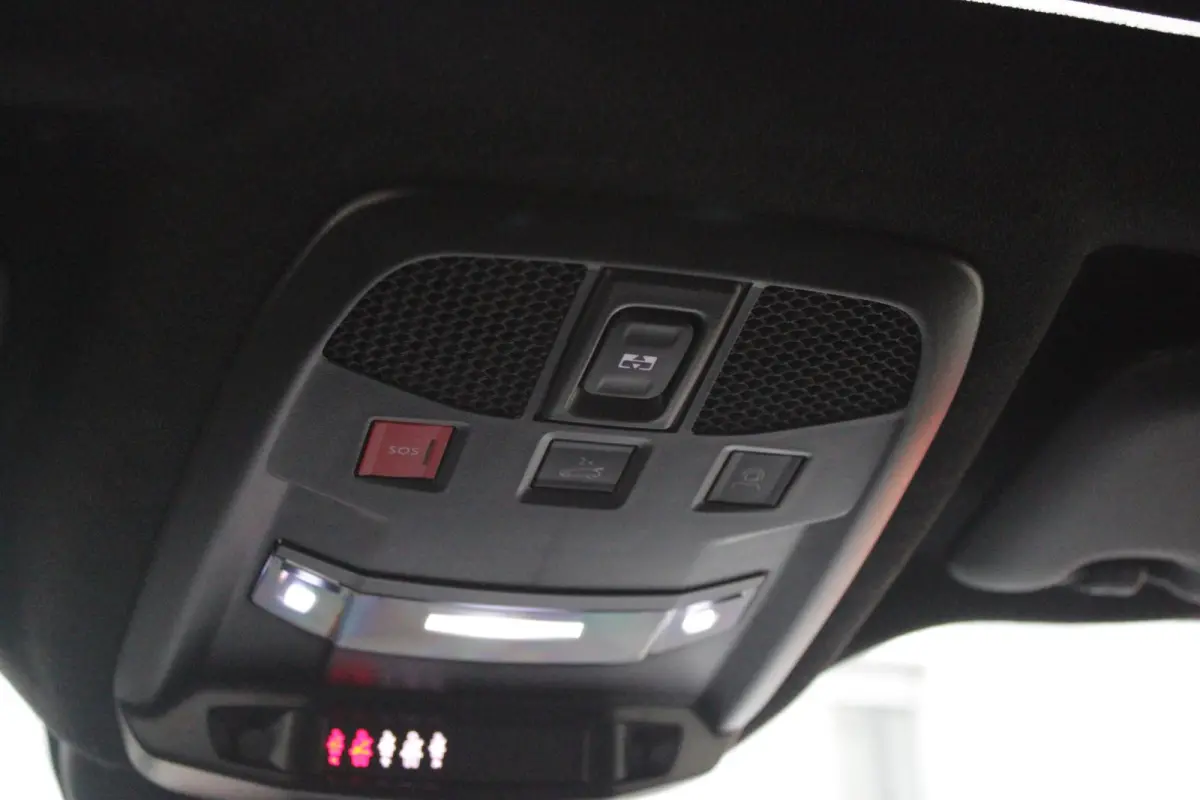 1.2 145PK AUTOMAAT Hybrid IBRIDA SPECIALE | PANORAMA SCHUIF/KANTEL DAK | AFNEEMBARE TREKHAAK | TECHNO PACK: LED MATRIX KOPLAMPEN/AUTOMATISCH DIMMENDE BINNENSPIEGEL/DRAADLOZE TELEFOONLADER/EL