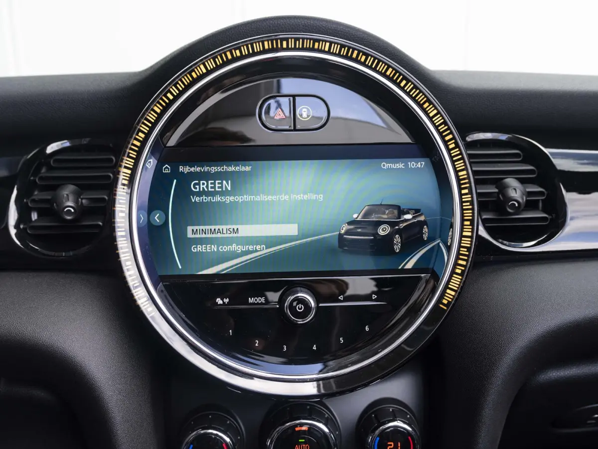 Harman-Kardon | Stoel en stuurverwarming | Blackline Exterieur