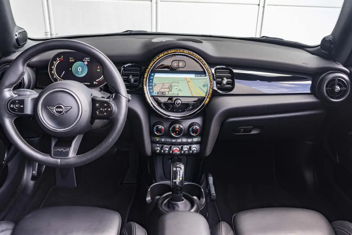 Harman-Kardon | Stoel en stuurverwarming | Blackline Exterieur