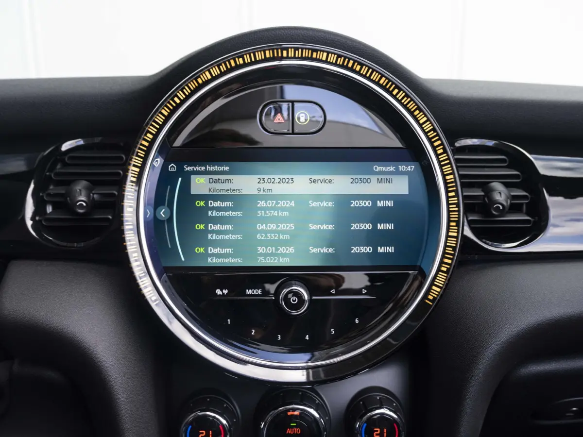 Harman-Kardon | Stoel en stuurverwarming | Blackline Exterieur