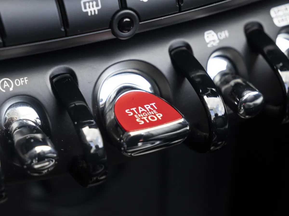 Harman-Kardon | Stoel en stuurverwarming | Blackline Exterieur