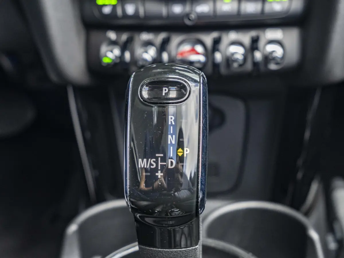 Harman-Kardon | Stoel en stuurverwarming | Blackline Exterieur