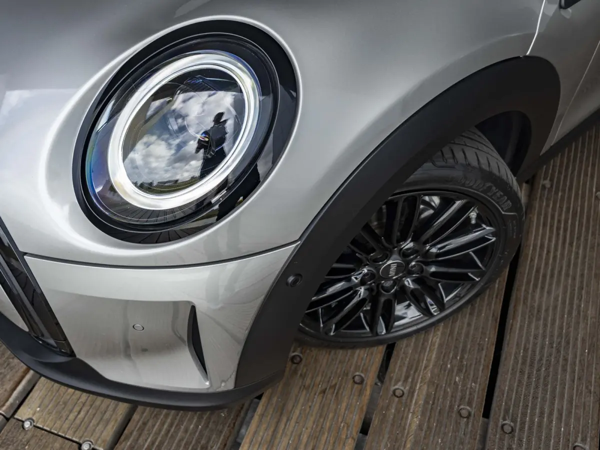 Harman-Kardon | Stoel en stuurverwarming | Blackline Exterieur