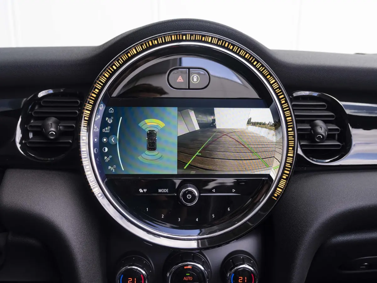 Harman-Kardon | Stoel en stuurverwarming | Blackline Exterieur