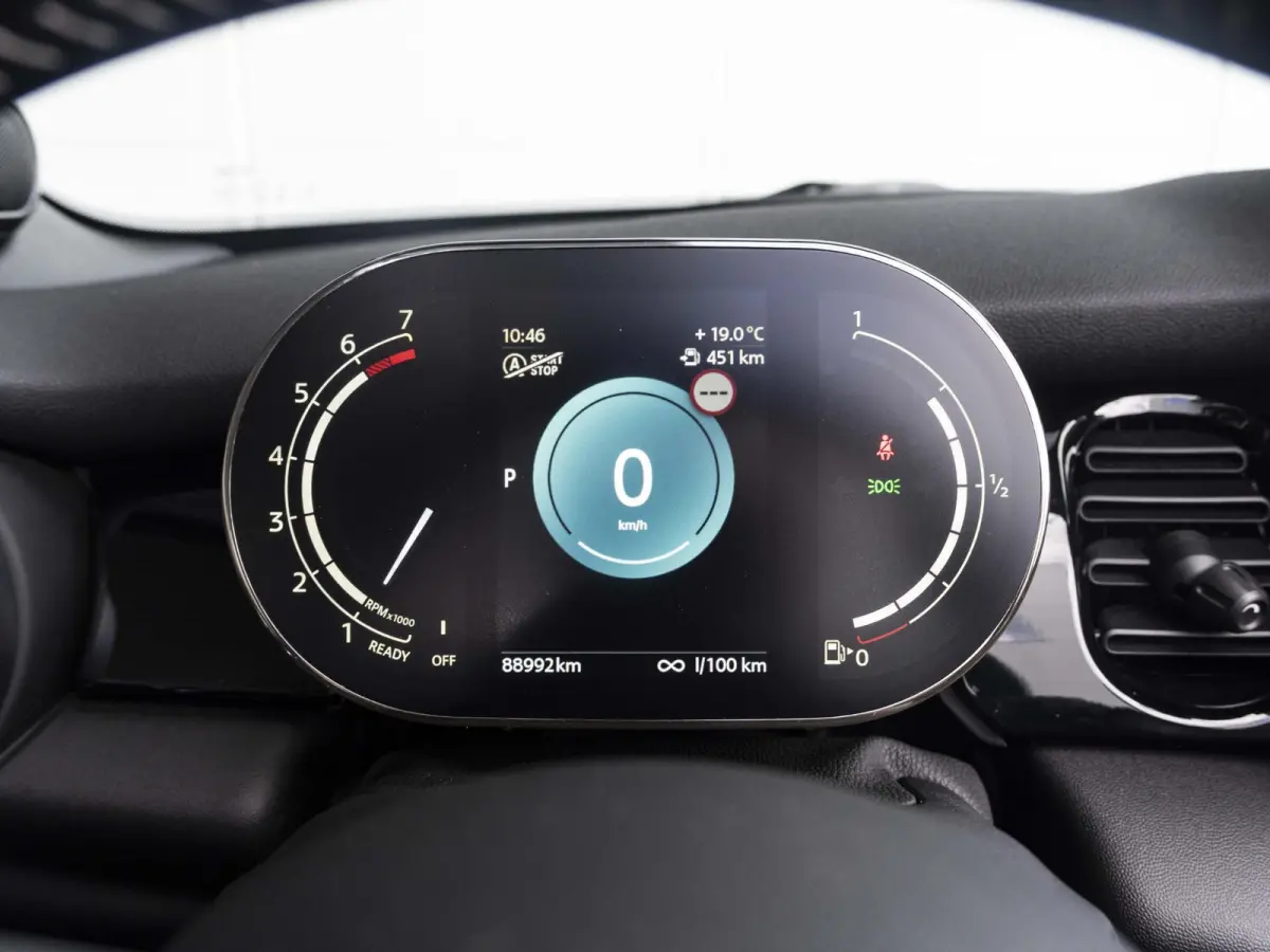 Harman-Kardon | Stoel en stuurverwarming | Blackline Exterieur