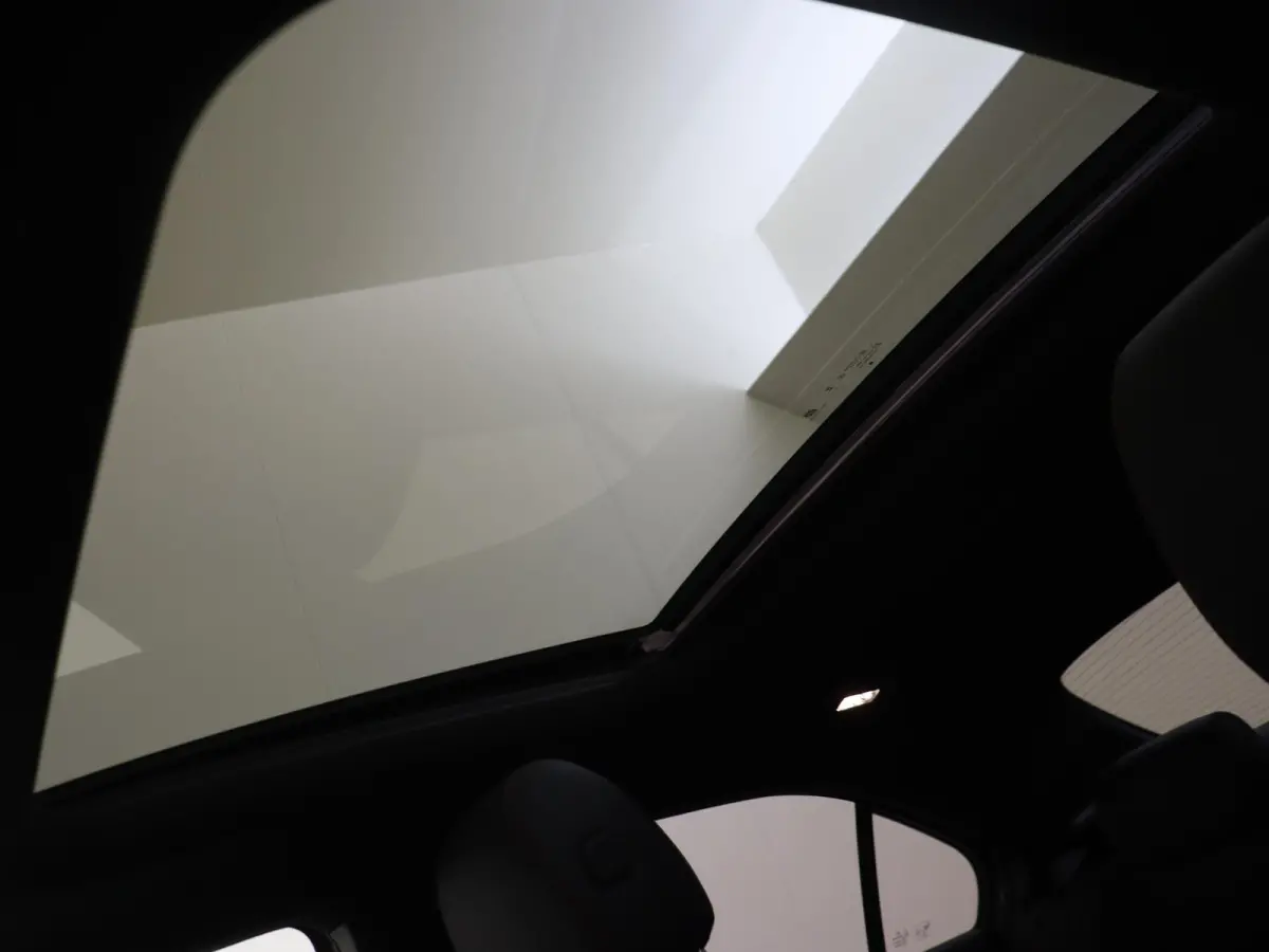 250 e Business Solution AMG Premium Plus /Panoramadak /HUD /360 Camera