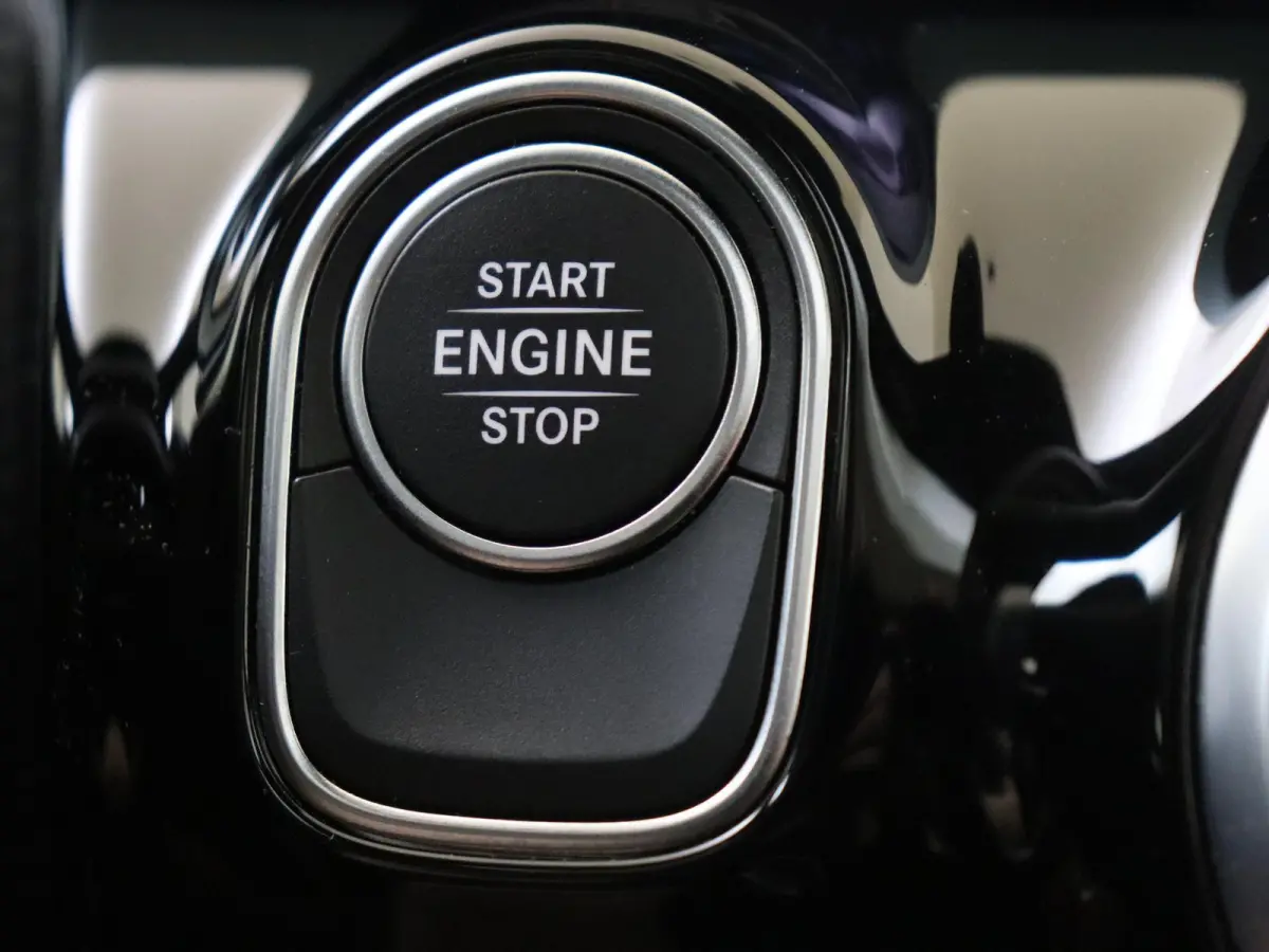 250 e Business Solution AMG Premium Plus /Panoramadak /HUD /360 Camera