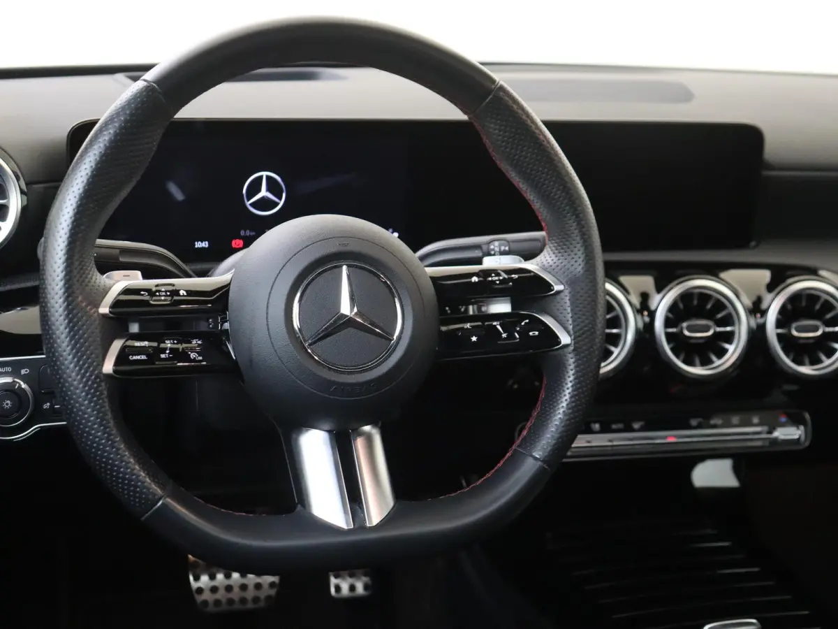 250 e Business Solution AMG Premium Plus /Panoramadak /HUD /360 Camera