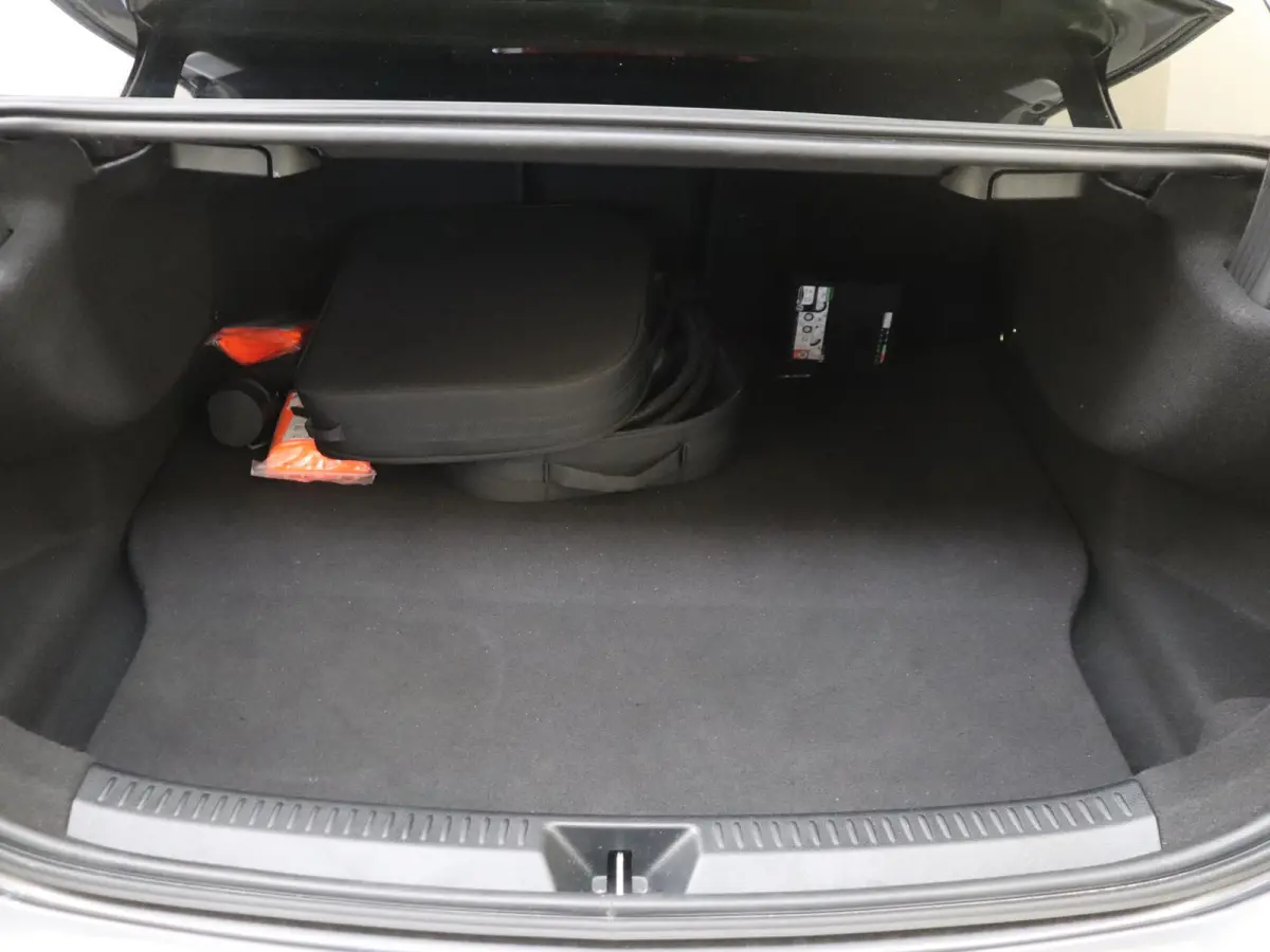 250 e Business Solution AMG Premium Plus /Panoramadak /HUD /360 Camera