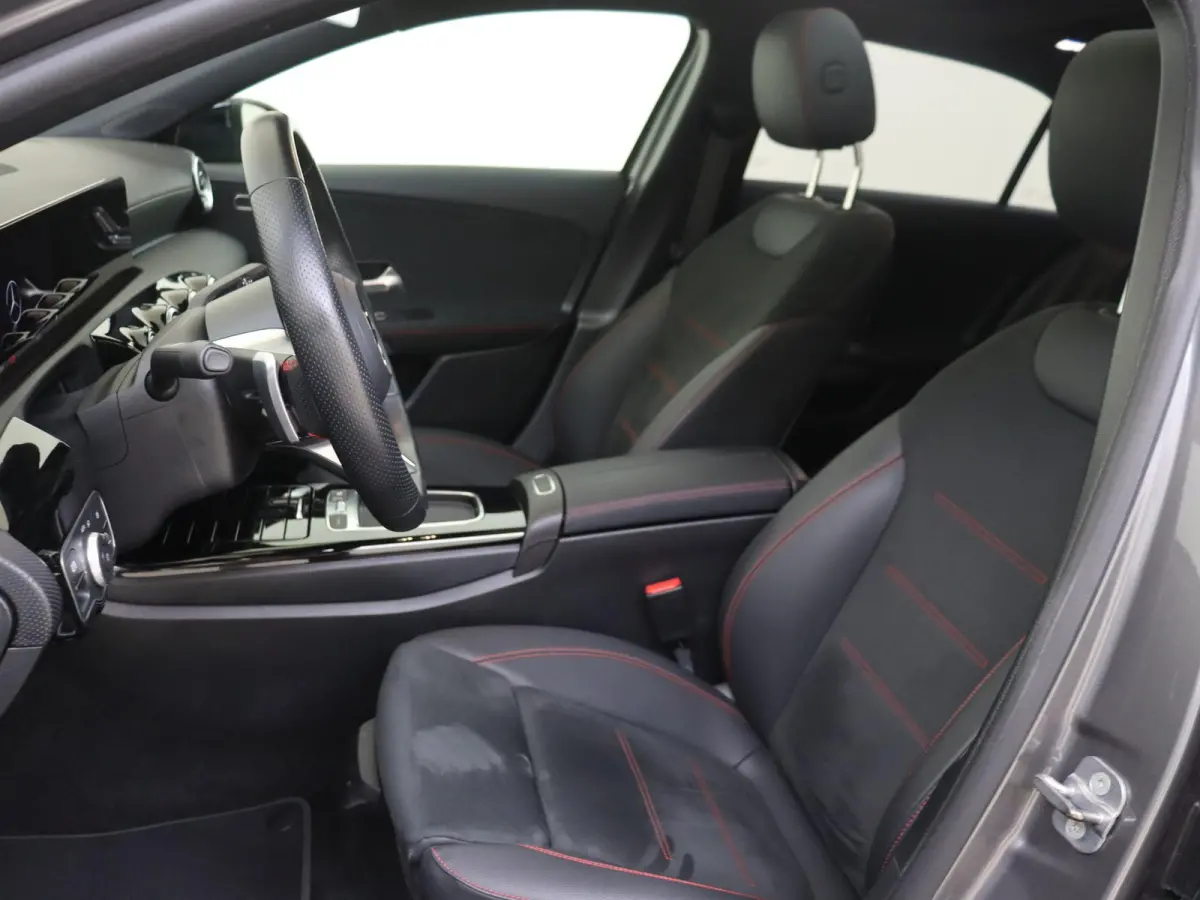 250 e Business Solution AMG Premium Plus /Panoramadak /HUD /360 Camera