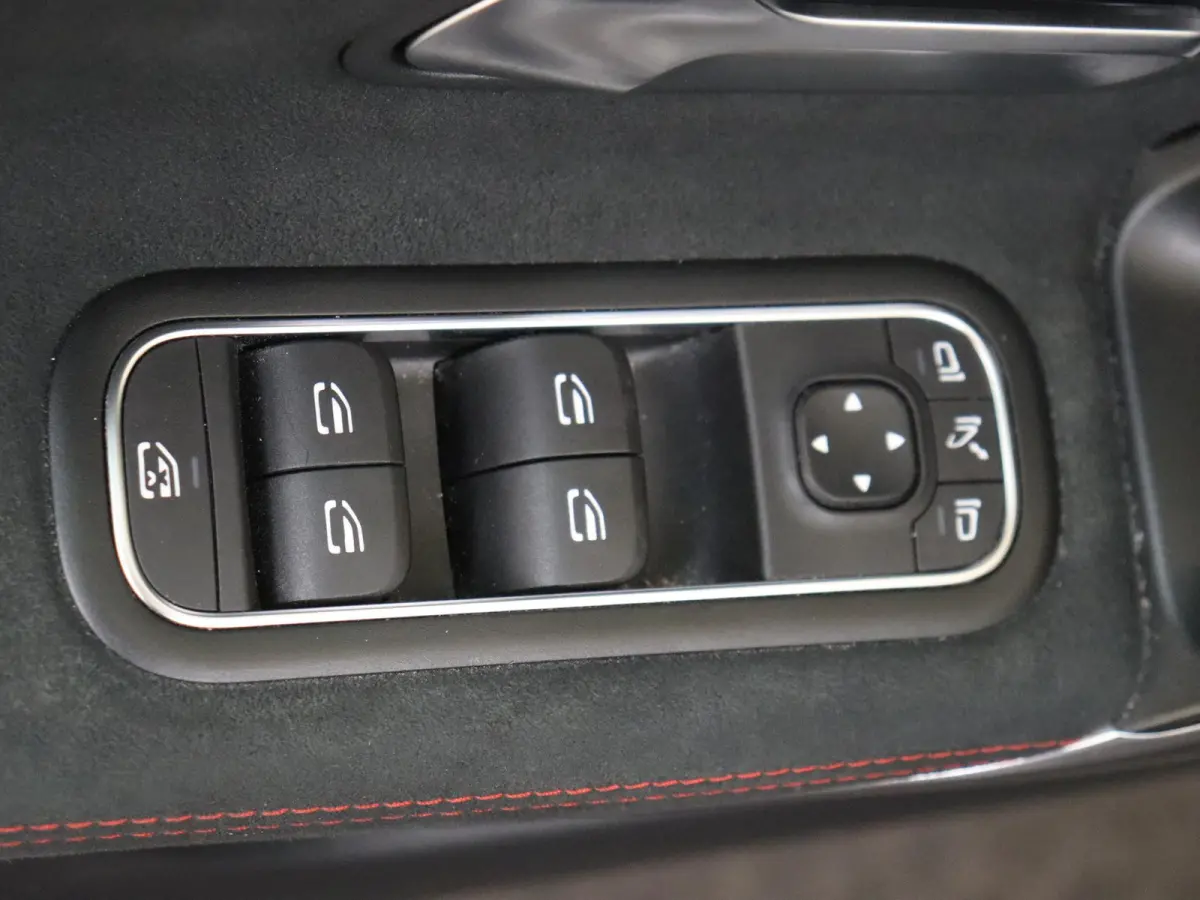 250 e Business Solution AMG Premium Plus /Panoramadak /HUD /360 Camera