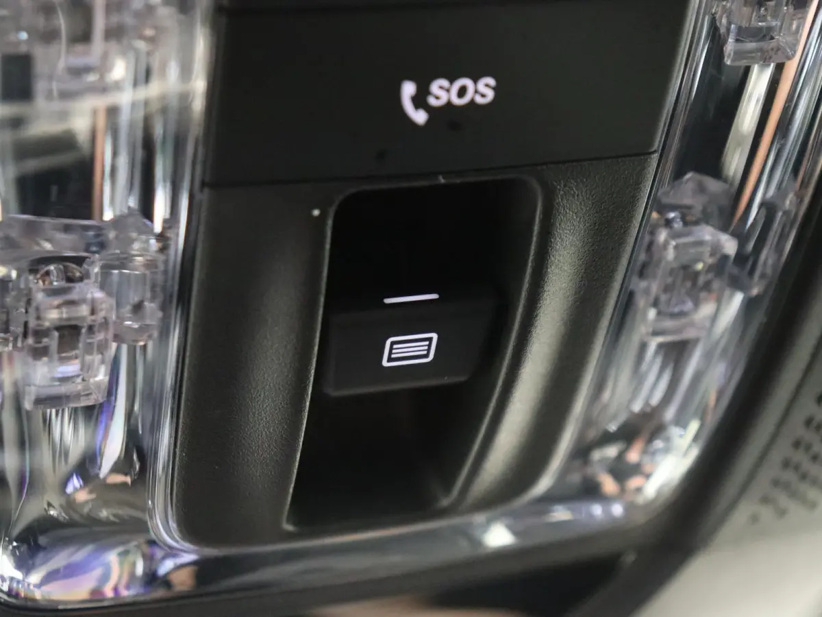 250 e Business Solution AMG Premium Plus /Panoramadak /HUD /360 Camera
