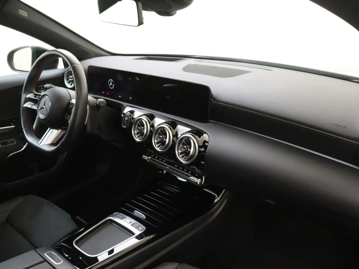 250 e Business Solution AMG Premium Plus /Panoramadak /HUD /360 Camera