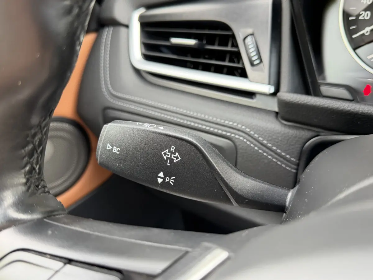 225xe iPerformance / Leder / Cruise C.  / LED / Sensoren V+A / Multimedia /
