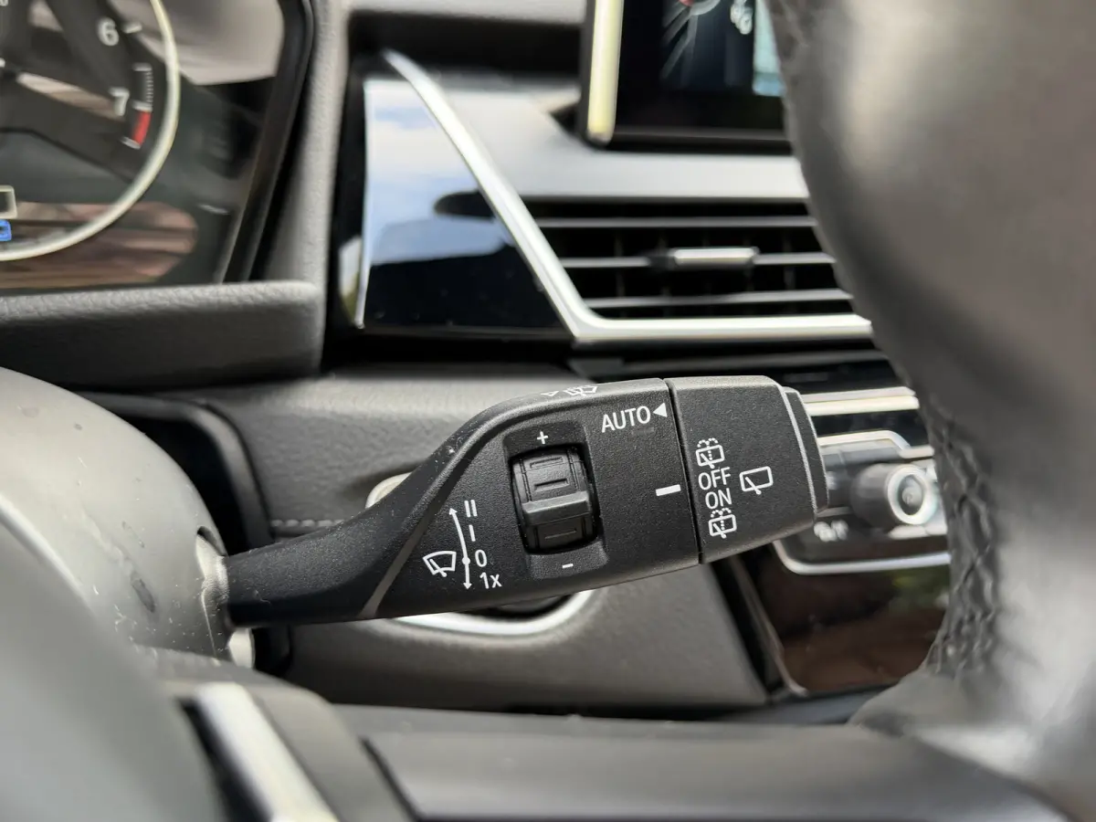 225xe iPerformance / Leder / Cruise C.  / LED / Sensoren V+A / Multimedia /