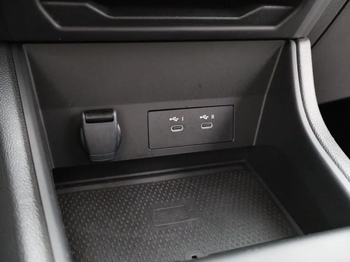 techno full hybrid E-Tech 160 | Google Navigatie | Parkeercamera | Climate Control |