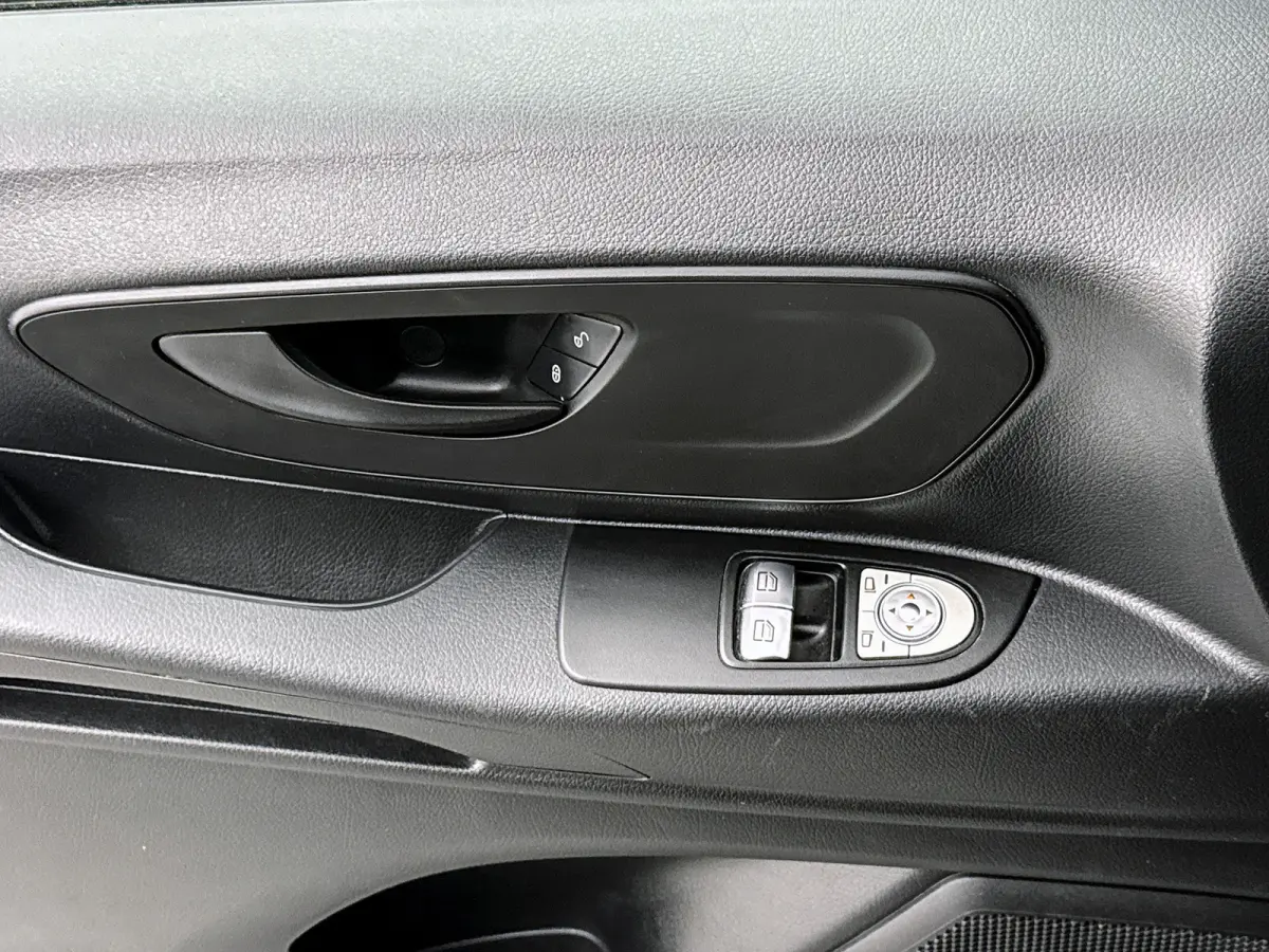 111 CDI Business Professional Plus Led koplampen Navigatie