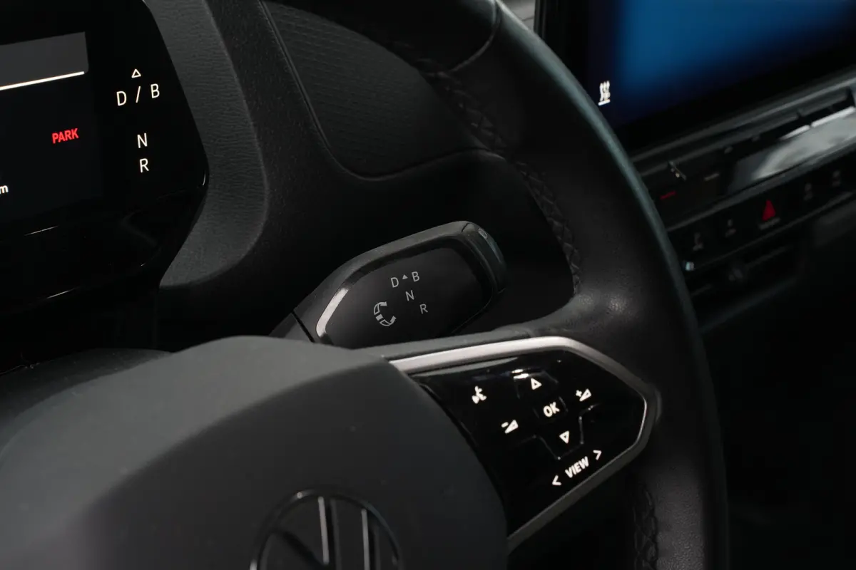 204pk | Carplay | Cruise Adaptief | Parkeersensoren Voor & Achter | Schuifdeur Rechts |