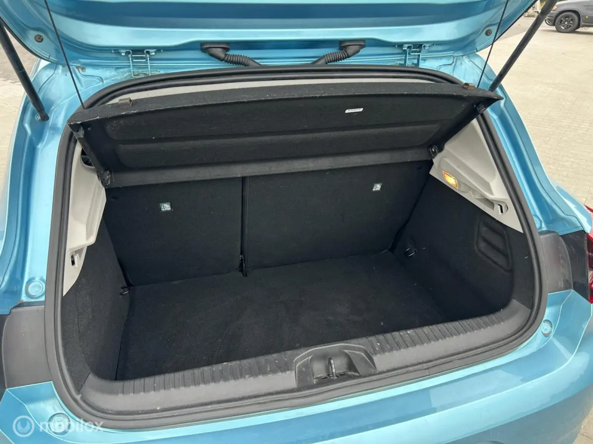 1.6 E-Tech Hybrid 140 Intens