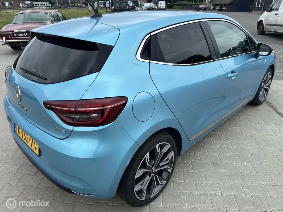 1.6 E-Tech Hybrid 140 Intens