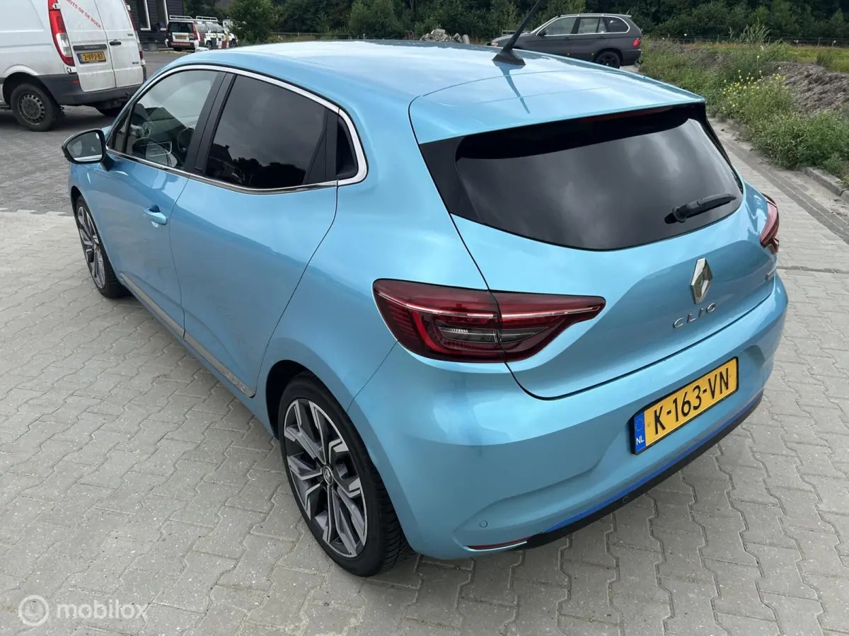 1.6 E-Tech Hybrid 140 Intens