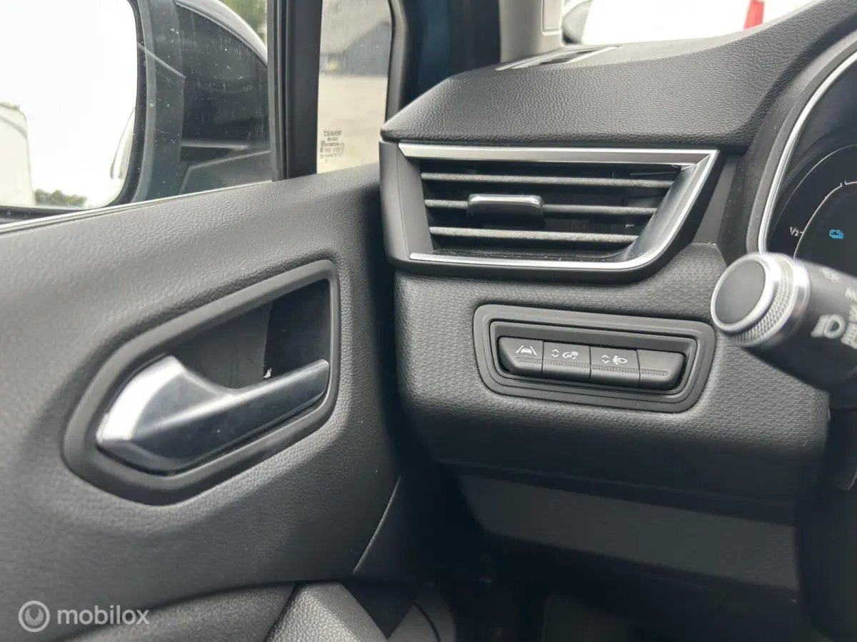 1.6 E-Tech Hybrid 140 Intens