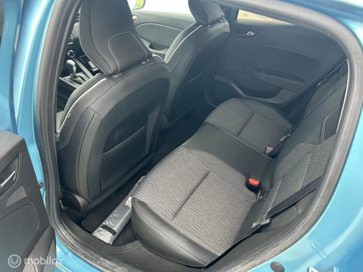 1.6 E-Tech Hybrid 140 Intens