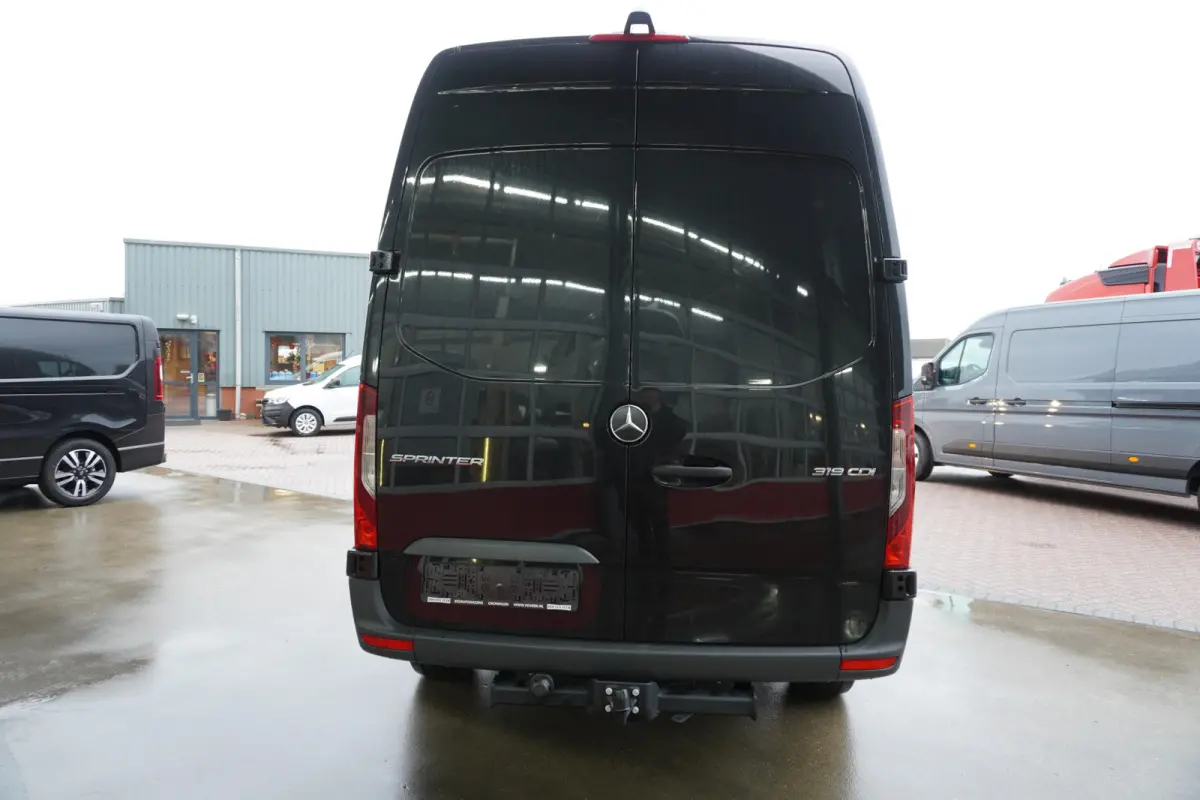 319 CDI 191PK L2 Pro Automaat trekhaak 3.500KG Nr. V107 | Climate | Cruise | Apple CP- Android auto | Camera | 20"LM Velgen