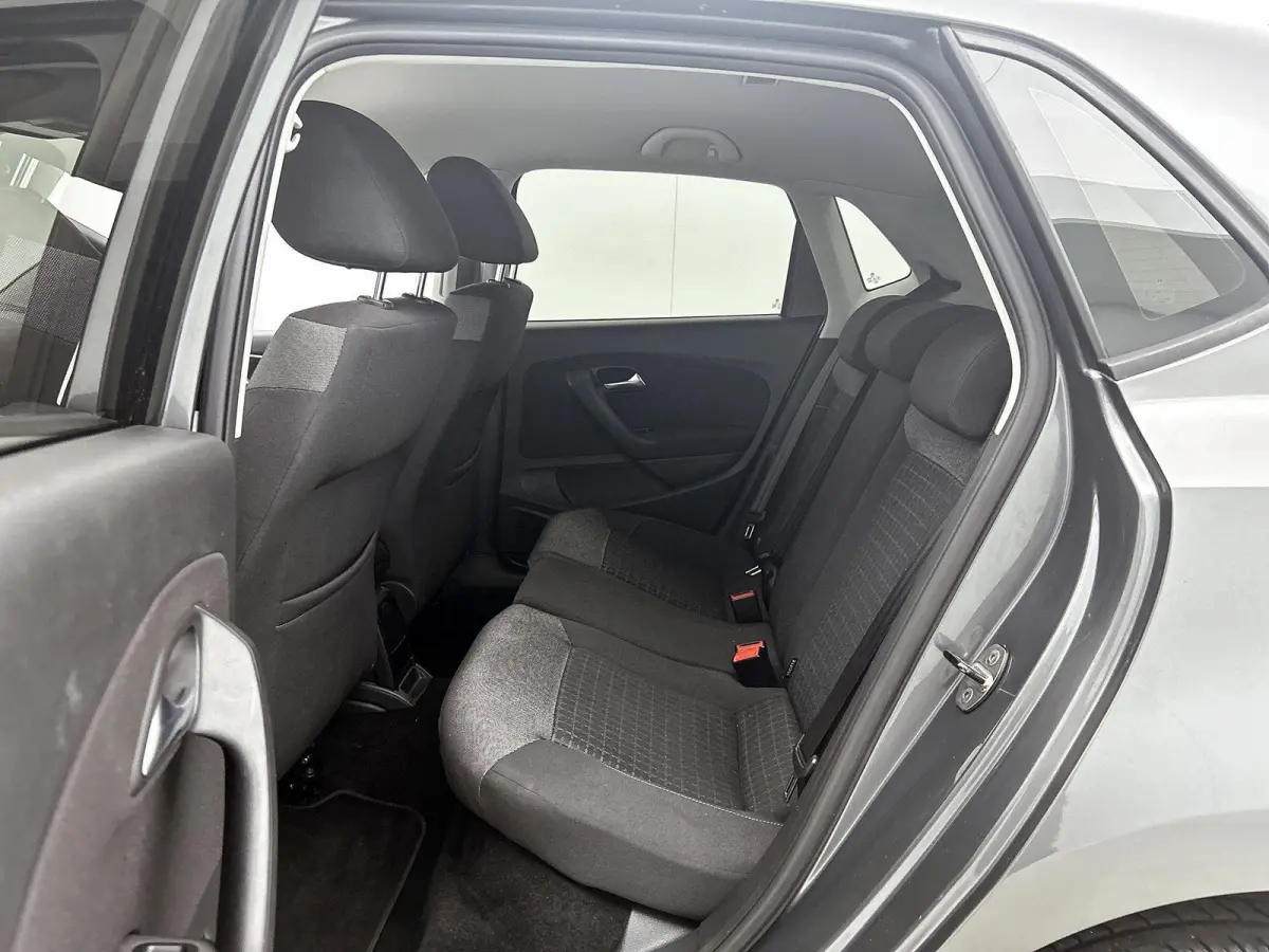 1.2 TSI Comfortline Business R Automaat | Cruise control | Airco | Apple carplay | Parkeersensoren |