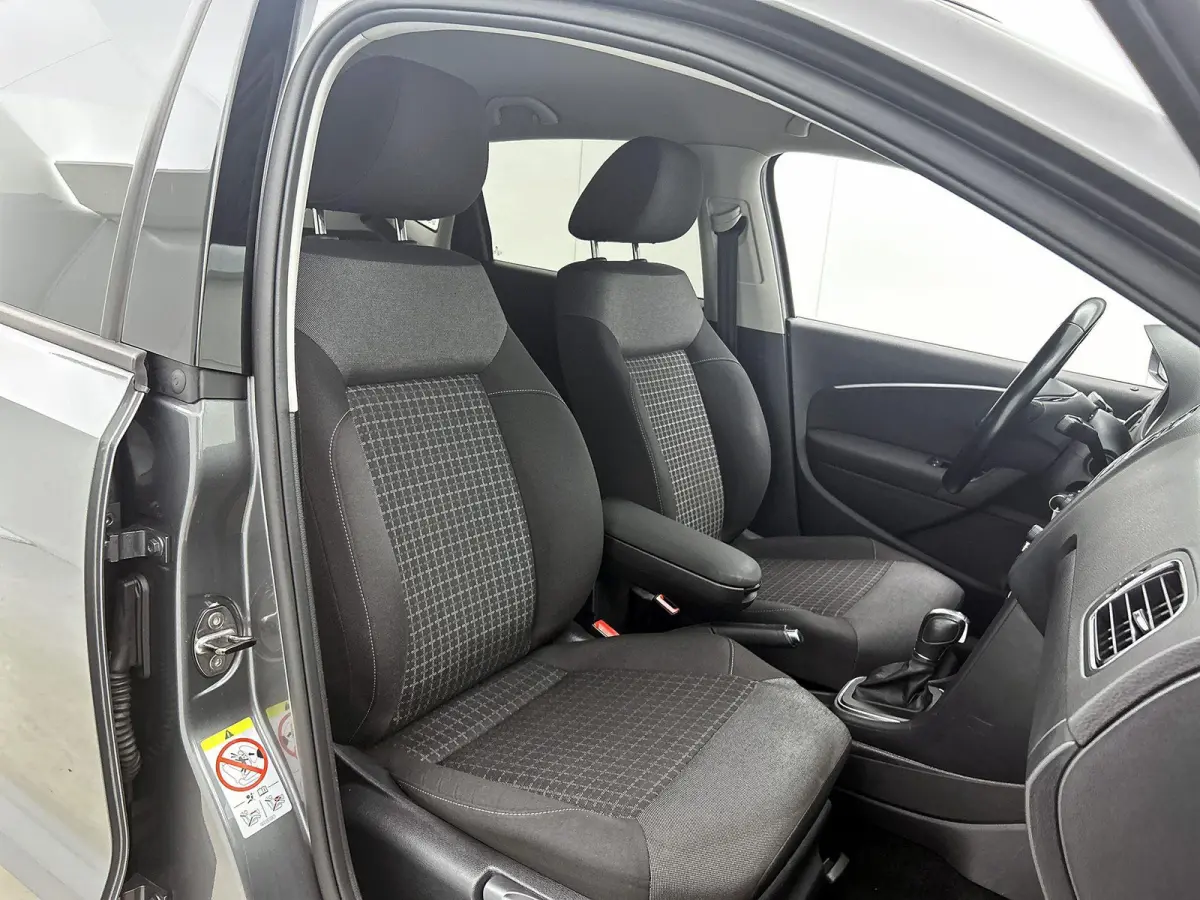 1.2 TSI Comfortline Business R Automaat | Cruise control | Airco | Apple carplay | Parkeersensoren |